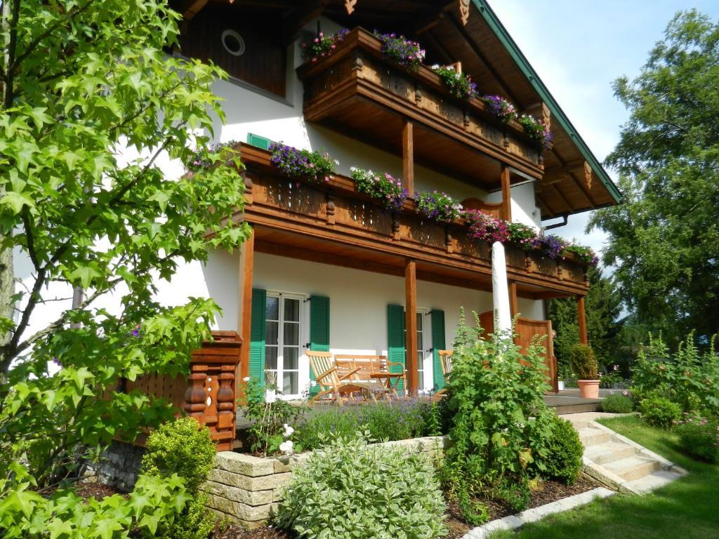 Landhaus Marinella Hotel Garni Bad Wiessee Exterior foto